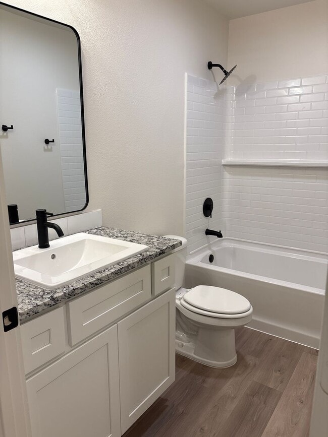 Building Photo - 2513 Is THE ONE for me!