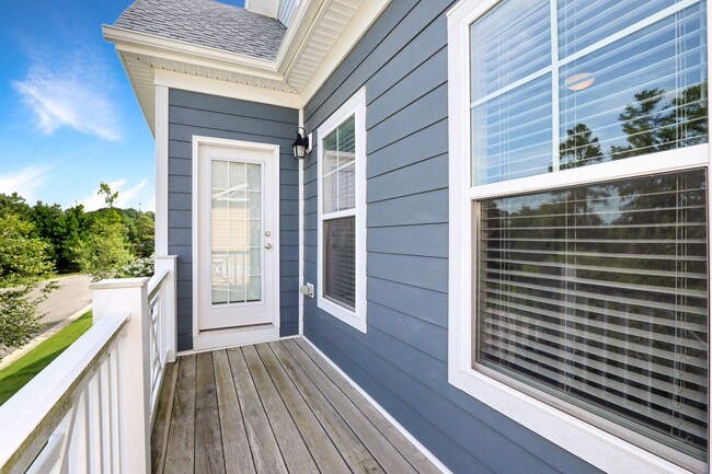 Building Photo - Low Maintenance Condo Living