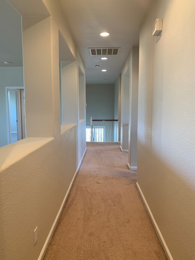 Building Photo - Gorgeous home in Patterson
