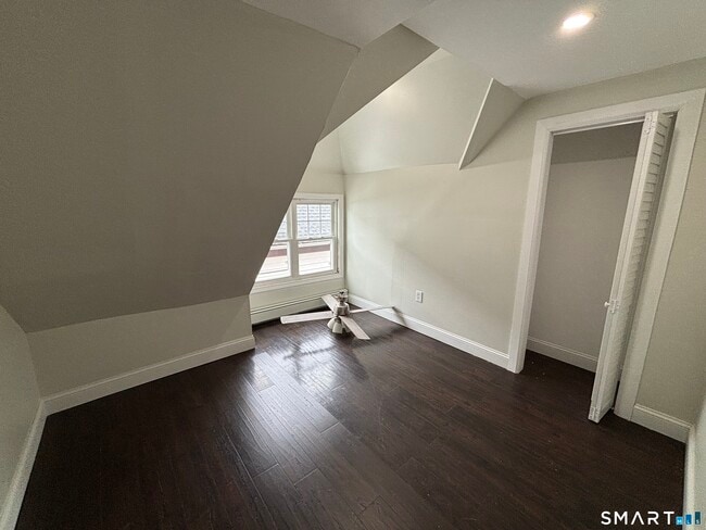 Building Photo - 241 Lewis St