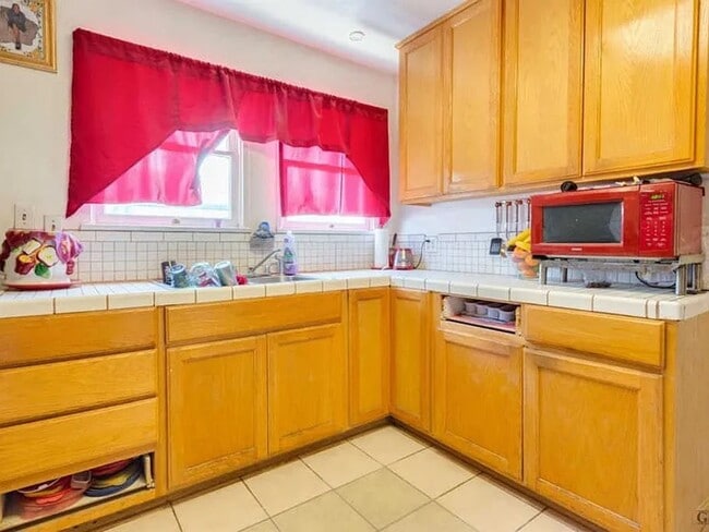 Building Photo - Charming 3 Bedroom Home in the Heart of Taft!
