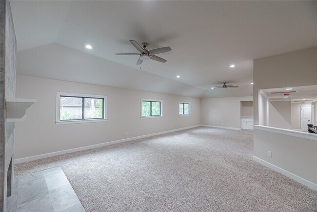 Building Photo - 3123 Baywood Park Dr