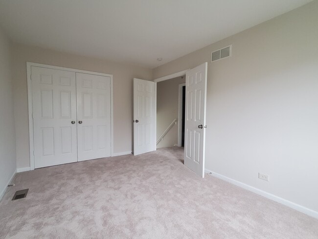 Building Photo - 811 Cambridge Pl