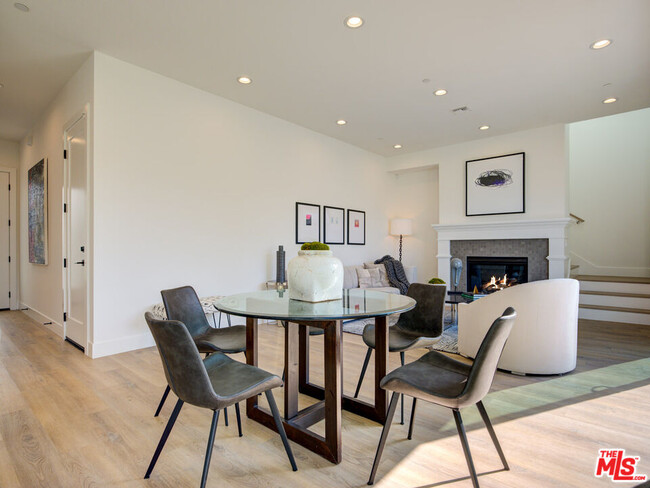 Building Photo - 6016 Comey Ave