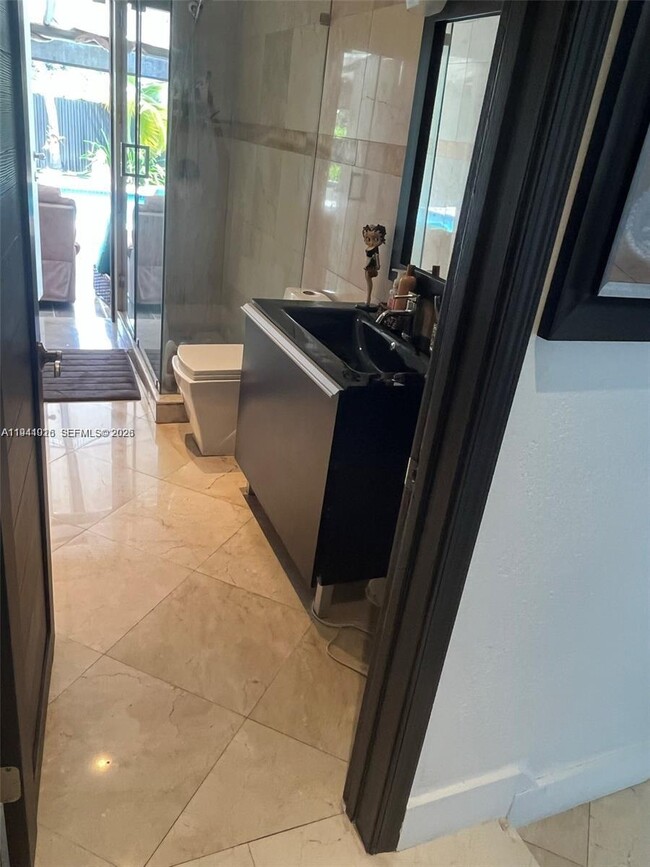 Building Photo - 4872 SW 140th Ave