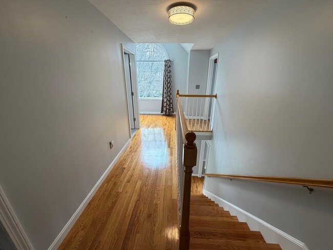 Building Photo - 9 Sunblaze Dr