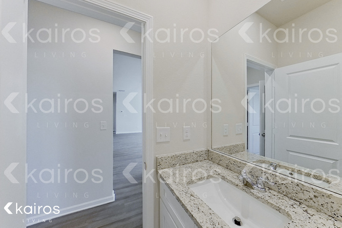 Building Photo - 3452 Bridgewood Dr