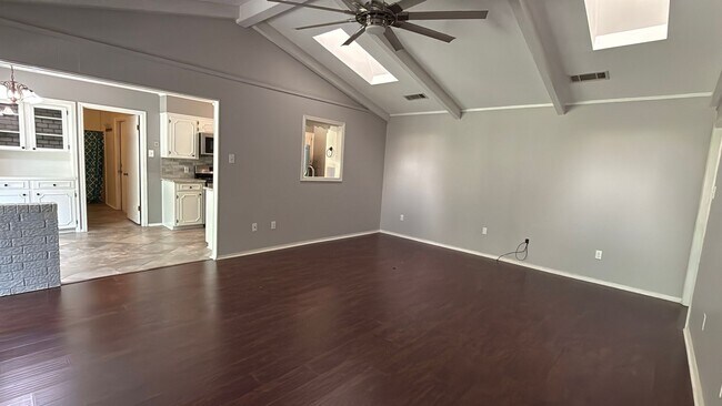Building Photo - 1548 Ramberlyn Way