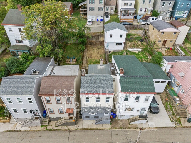Building Photo - 2104 Straubs Ln