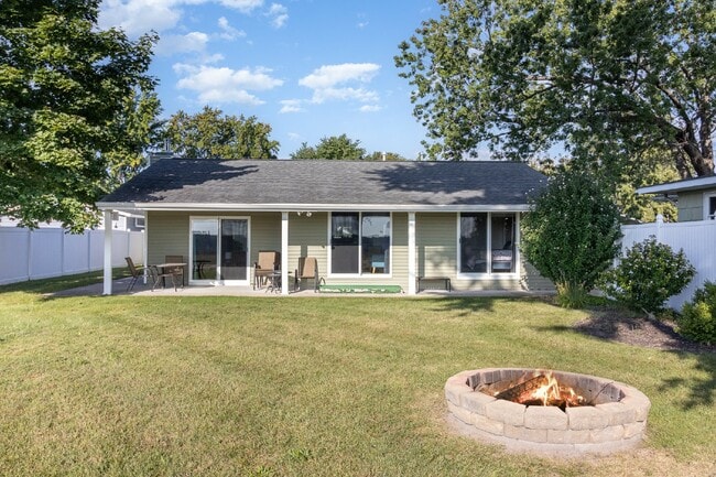 Primary Photo - 269 Twin Lake Rd