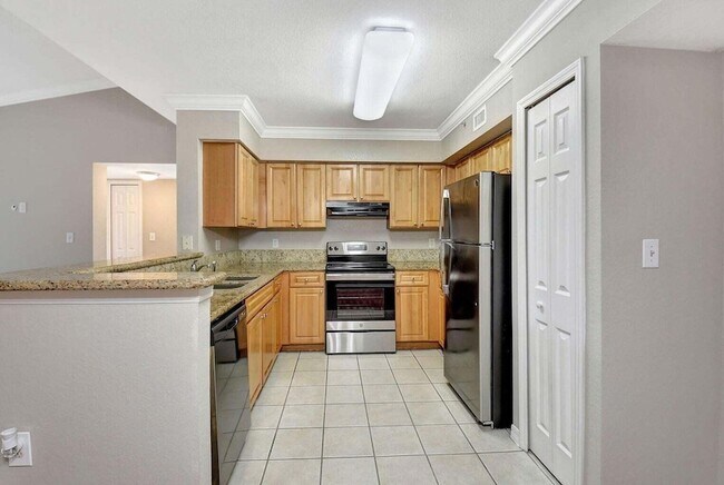 Building Photo - 15155 Michelangelo Blvd