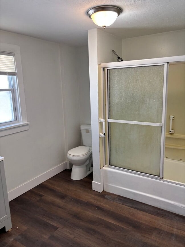 Building Photo - 3bd Single Akron Cash Pay/Section 8