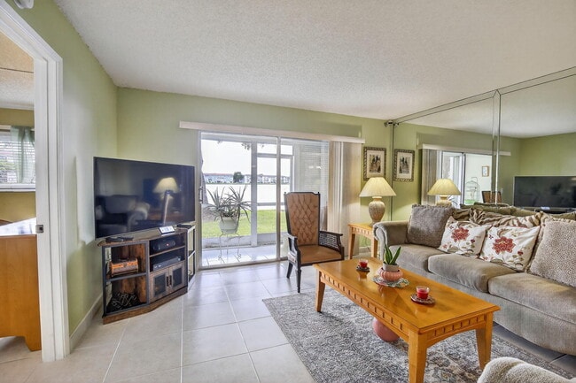 Building Photo - 1500 SW 131st Way