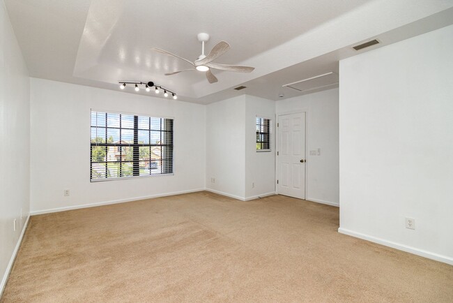 Building Photo - 1165 Luminary Cir
