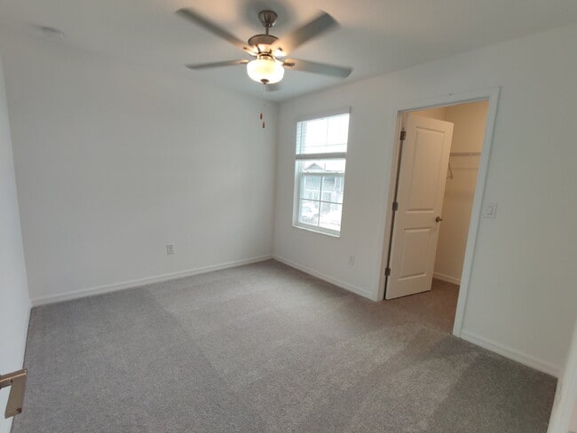 Building Photo - Spacious 5-Bedroom Home with First-Floor Owner's Suite in Land O' Lakes