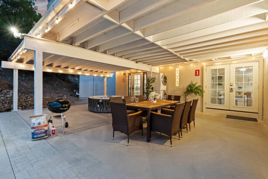 Building Photo - 10150 Sierra Madre Rd