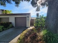 Building Photo - Cozy 2 bed/ 2 bath Villa in Beekman Lakes ...