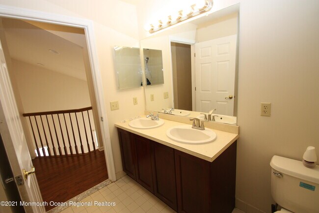 Building Photo - 86 Banyan Blvd
