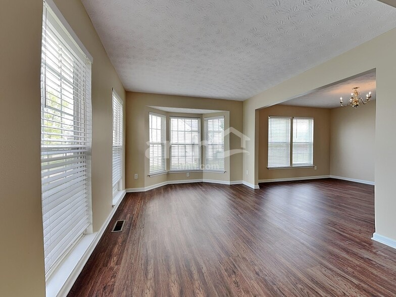 Building Photo - 10103 Edgerton Dr