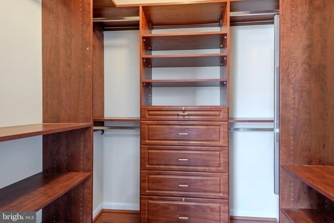 Building Photo - 871 Highland Ave