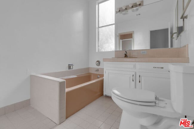 Building Photo - 152 S Kilkea Dr