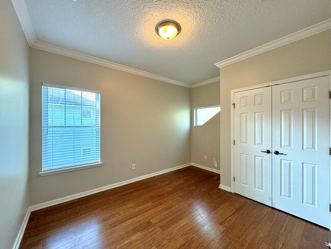 Building Photo - Coastal Charm: Luxurious 4-Bedroom Home in...