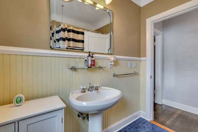 Building Photo - Beautiful Home in Desirable Ardsley Park