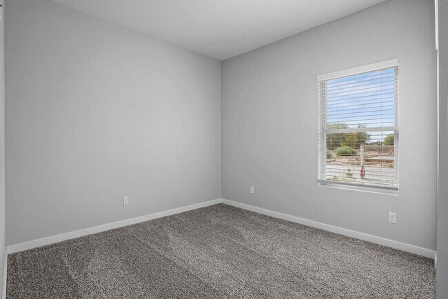 Building Photo - 11498 Summer Dr