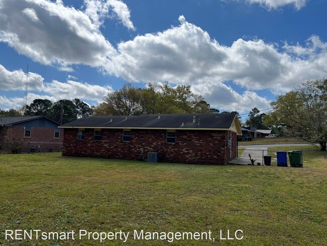 Building Photo - 4 br, 1.5 bath House - 9 West Park Court