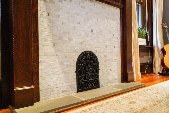 Building Photo - 415 W Union St