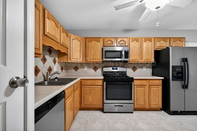 Building Photo - 1165 Lees Ln