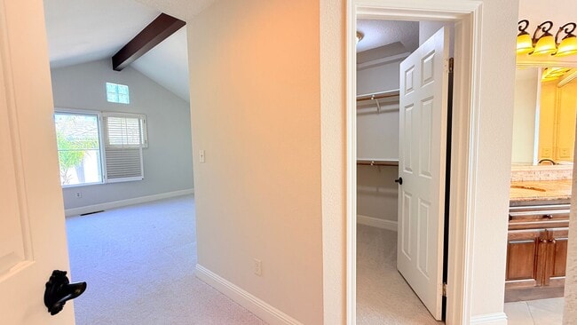 Building Photo - Gorgeous Two (2) Suites--- Executive Style 2BD/2.5BA + Loft, Two-Story TH at The Lake at Canyon L...