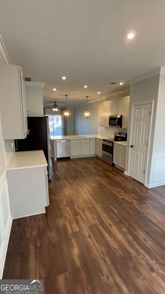 Building Photo - 392 Mill Pond Crossing