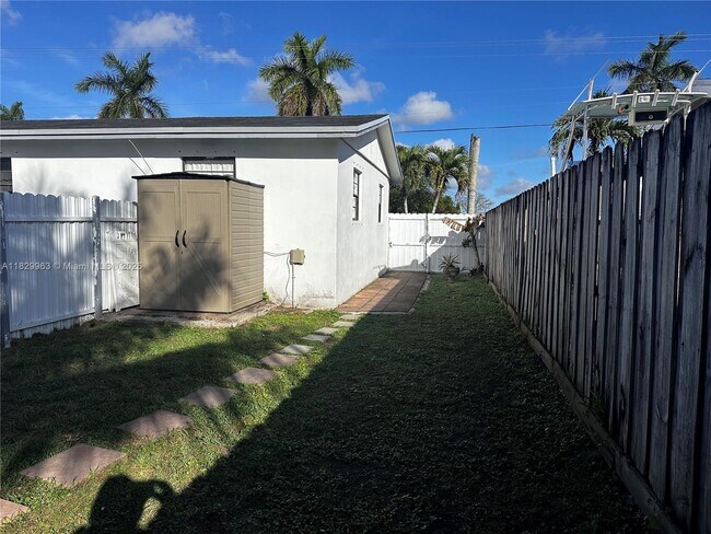Building Photo - 30060 SW 157th Ave