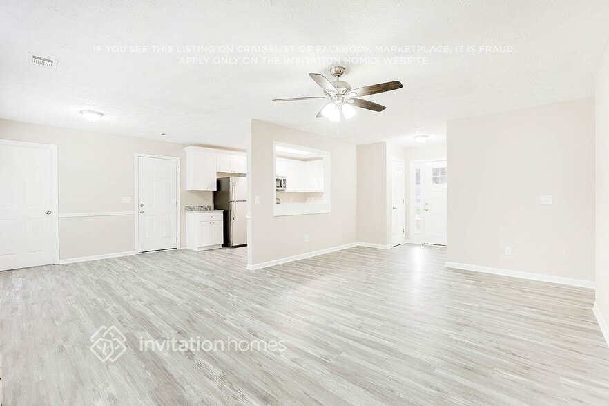 Building Photo - 50 Hidden Ridge Dr