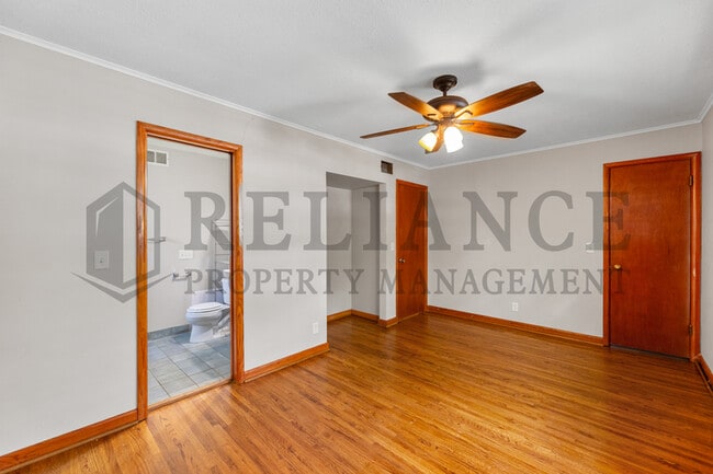 Building Photo - 2131 W 25th St N