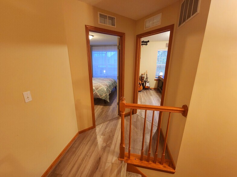 Building Photo - 862 Princeton Ave