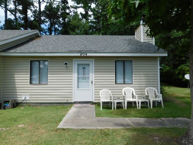 Primary Photo - Affordable Gem!