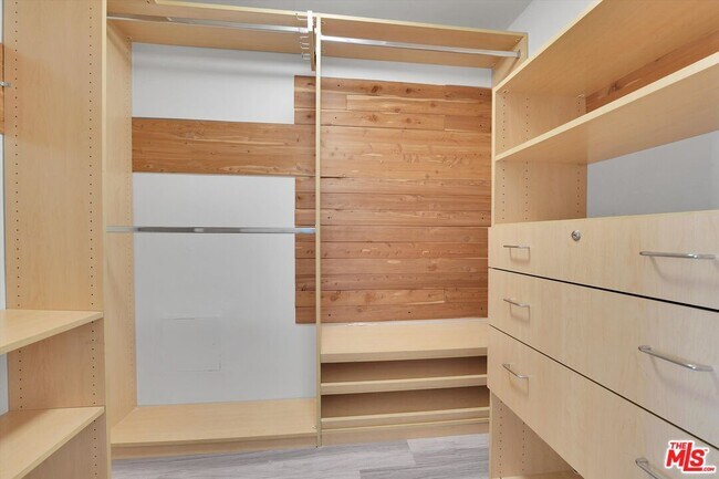 Building Photo - 10701 Wilshire Blvd