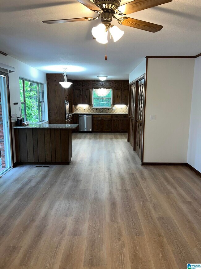 Building Photo - 81 Brookview Ln