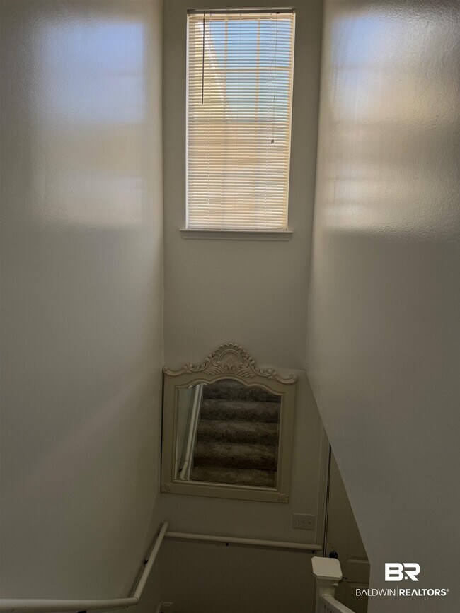 Building Photo - 1517 Regency Rd