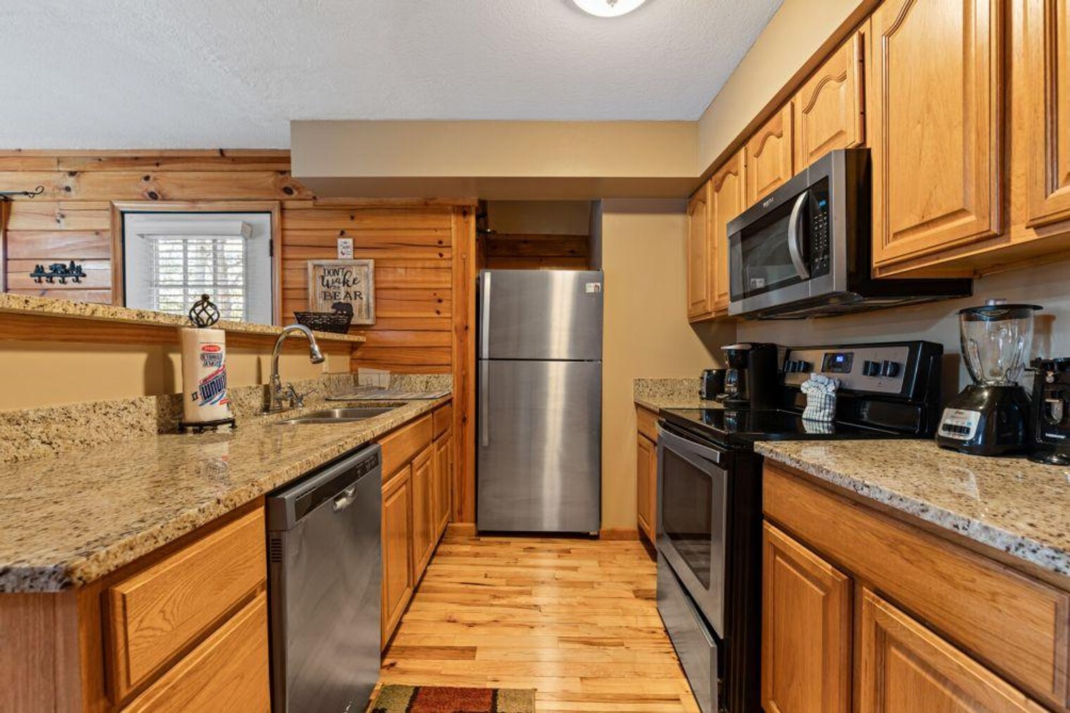 Building Photo - 1652 Raccoon Den Way