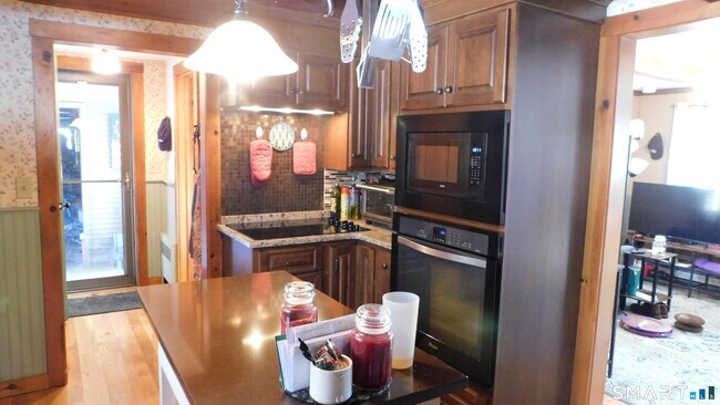 Building Photo - 125 Whittington Ave