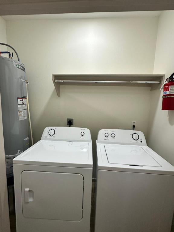 Building Photo - 2100 E San Andrea St