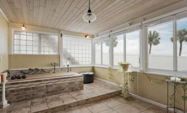 Building Photo - 4295 US-1