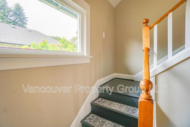 Building Photo - 2308 Harney St