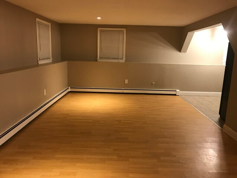 Building Photo - 19 Mason Rd