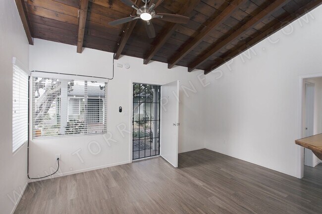 Building Photo - *OPEN HOUSE: 8/30 3-4PM* 1BR w/ Parking an...