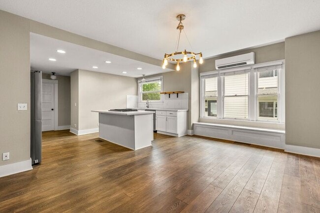 Building Photo - 5530 N Haight Ave