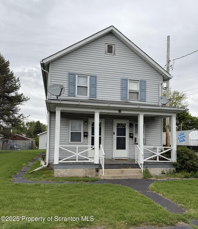Building Photo - 204 Jackson St